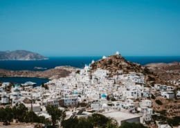 photo panoramique de l'ile de Ios dans les Cyclades